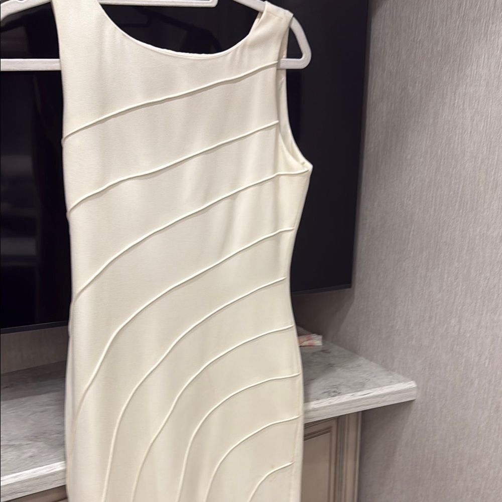 Kenar White Sheath Mini Dress Crew Neck Sleeveless